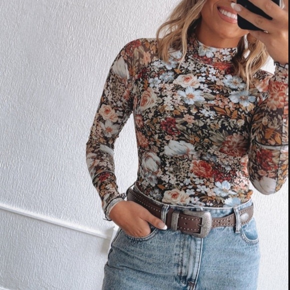 Floral print mesh top - Picture 2 of 5